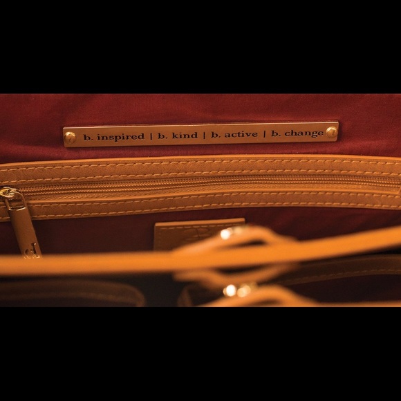 END OF SEASIN SALE Mitchell City Bag by BARRI - Picture 5 of 6